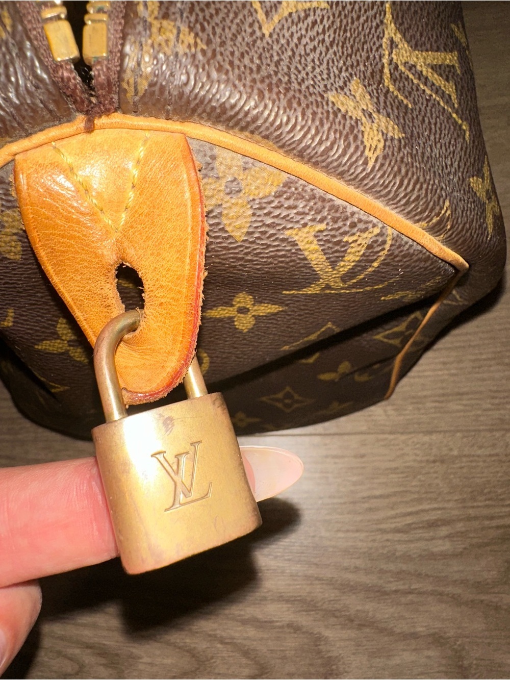 Louis Vuitton Brown Monogram Canvas Handbag with Tan Trim - Picture 5 of 9